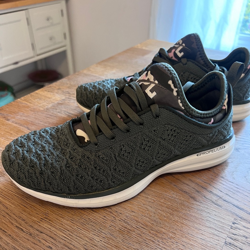 Apl Techloom Phantom Size 7.5 - image 2